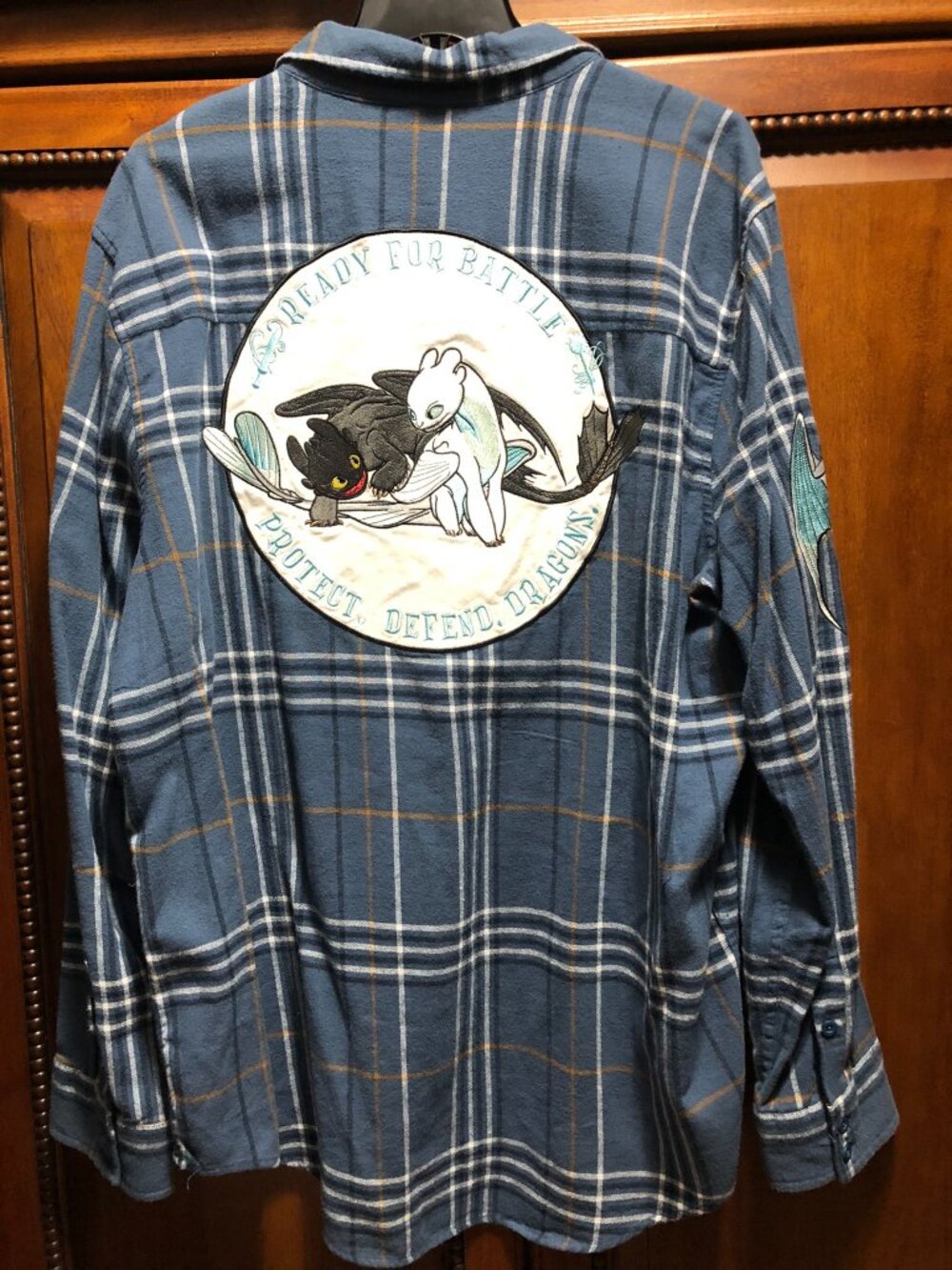 DreamWorks Dragons Flannel Toothless Plaid Shirt XL